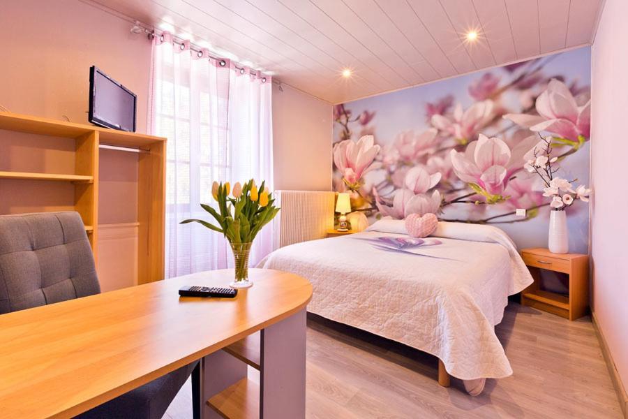 Le P'Tit Bonheur Bed and Breakfast Chilly-sur-Salins Esterno foto