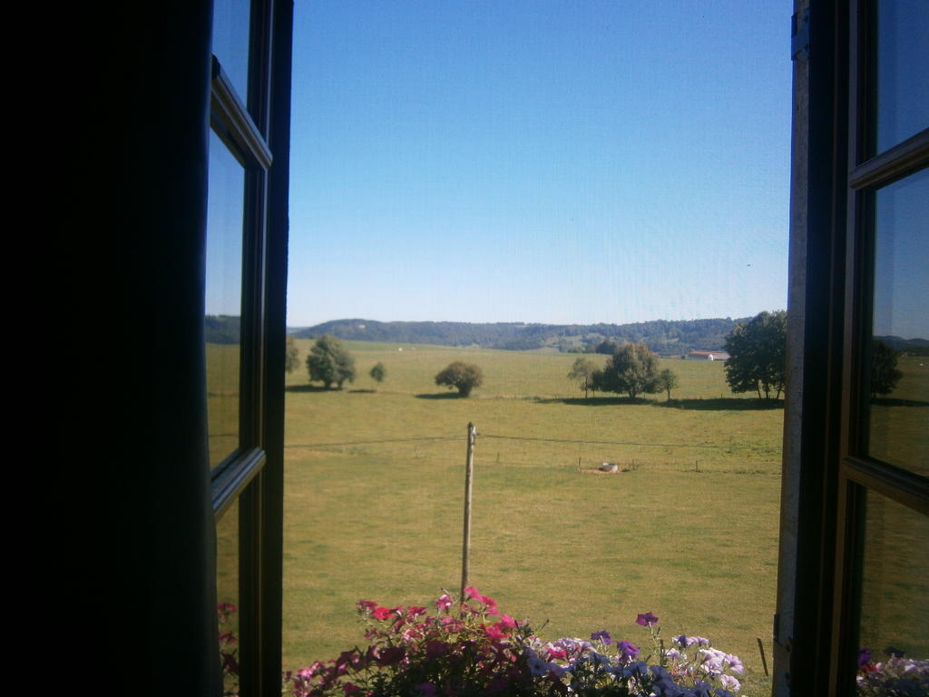 Le P'Tit Bonheur Bed and Breakfast Chilly-sur-Salins Esterno foto